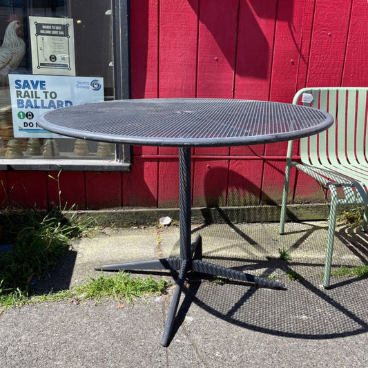 Black Grated Metal Umbrella Stand Outdoor Cafe Table OUTDOOR