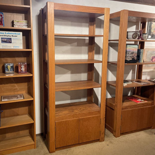 Oak Open Shelves with bottom Close Storage C BOOKSHELVES