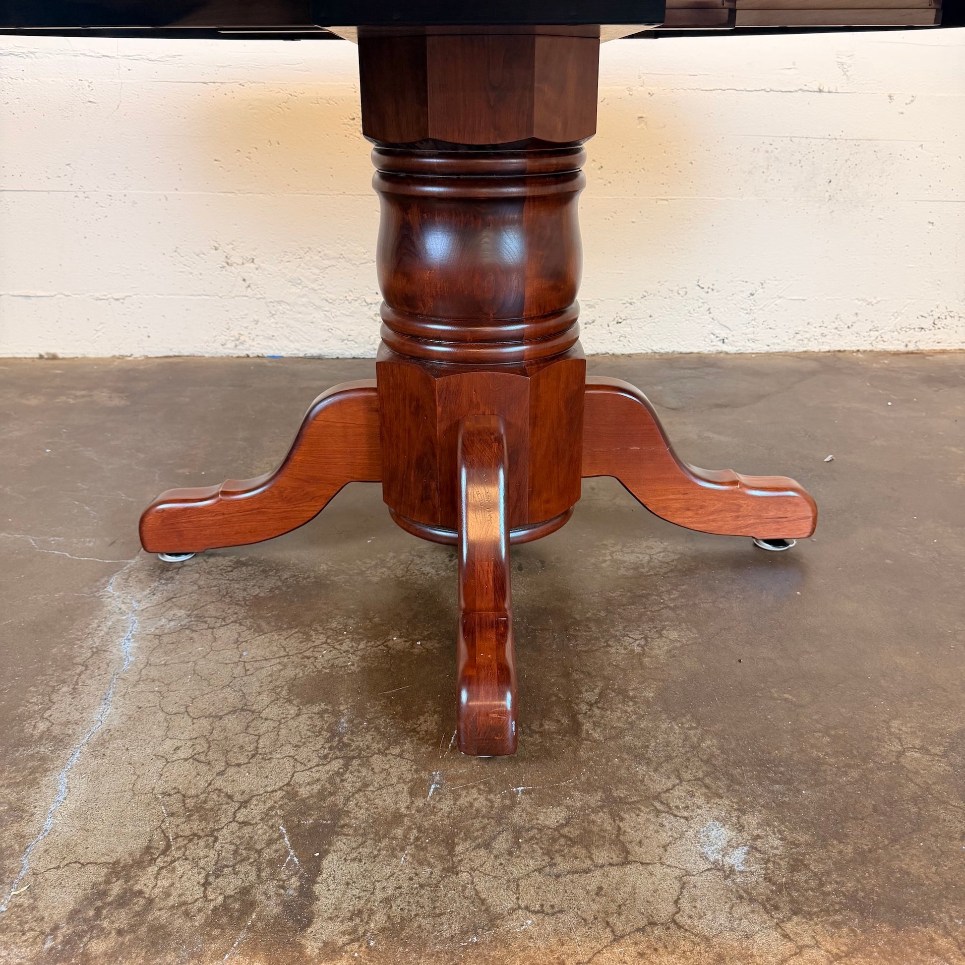 Maple Round Dining Table w/ Leaves and Set of 6 Chairs C DINING TABLES