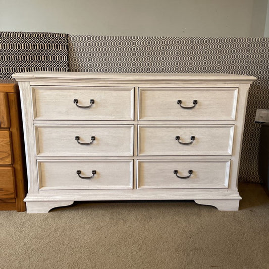 Liberty Furniture 6 Drawer White Textured Lowboy Dresser