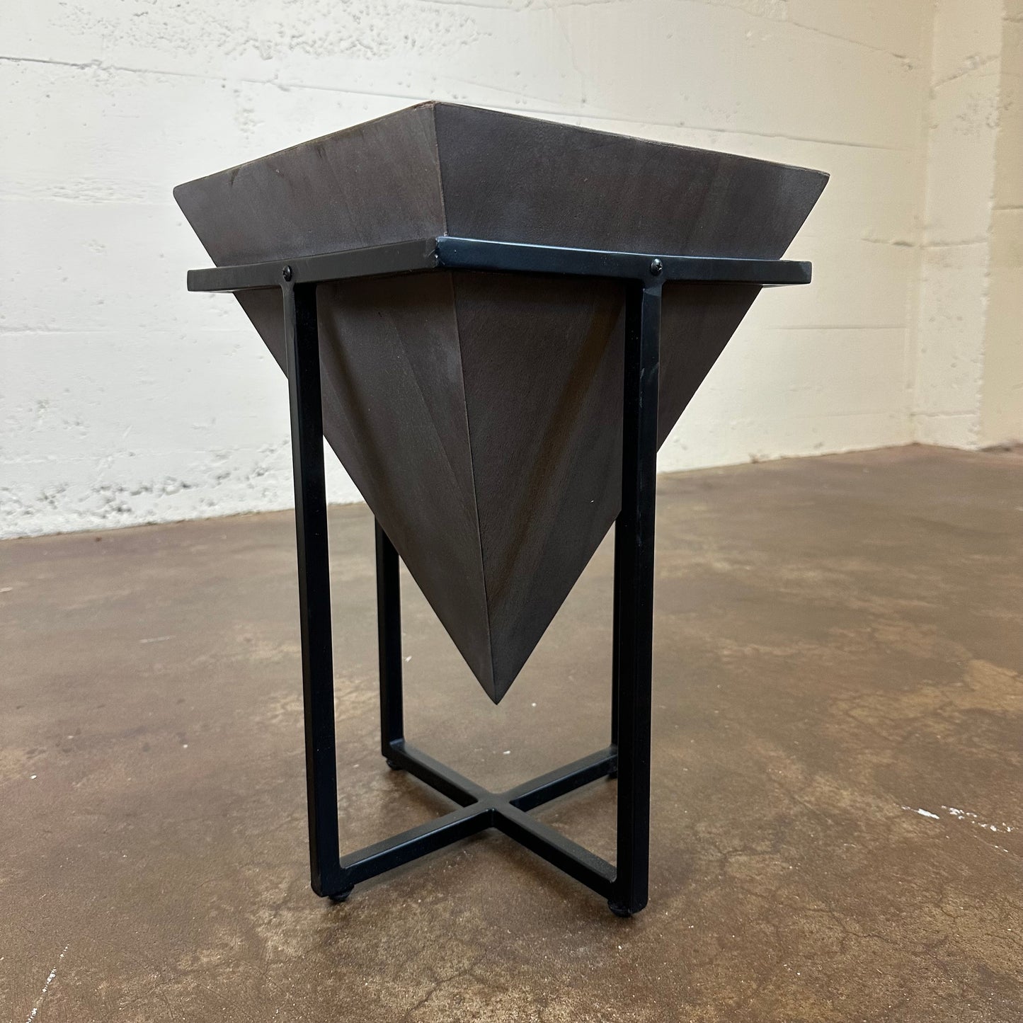 S. Grey Triangle Cube End Table
