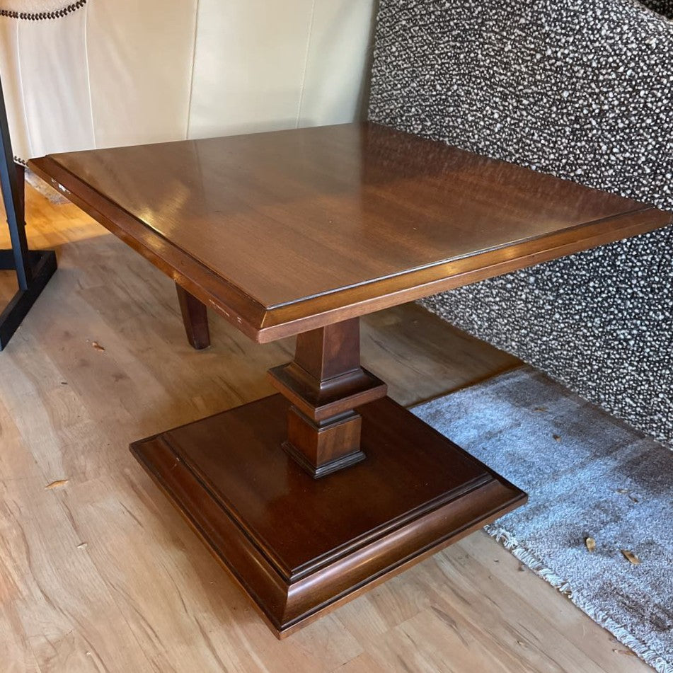 Mahogany Finish Square Traditional Style End Table C SIDE TABLES