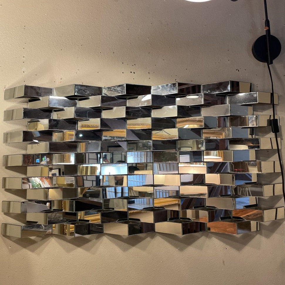 Geometric Faceted Mirror