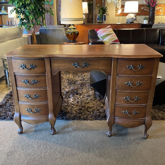 Vintage Traditional Small Vanity C LOWBOYS