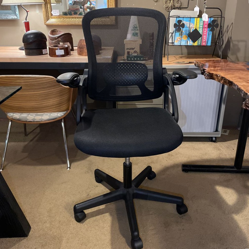 Black Mesh Back Adjustable Office Chair