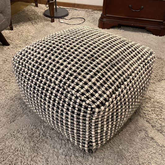 Black & White Stitch Square Pouf U OTTOMANS