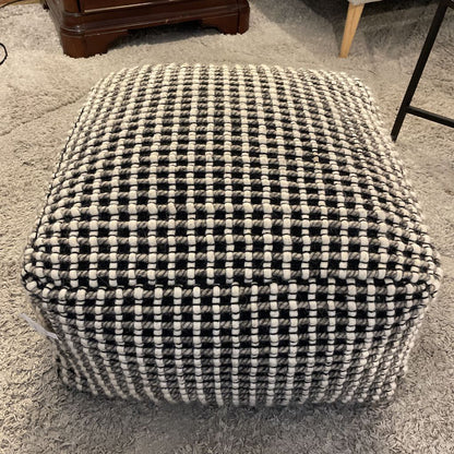 Black & White Stitch Square Pouf U OTTOMANS