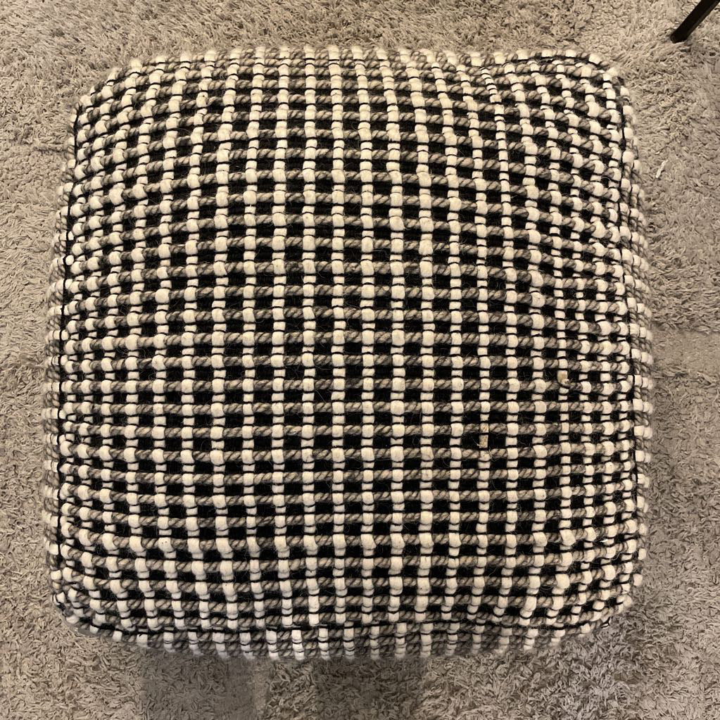 Black & White Stitch Square Pouf U OTTOMANS