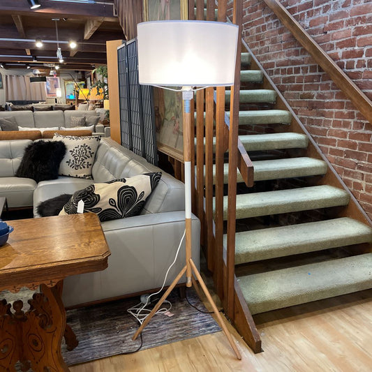 Mod White Blonde Floor Lamp LAMPS