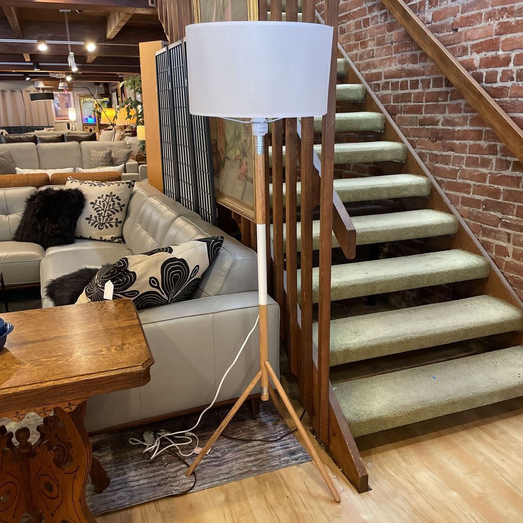 Mod White Blonde Floor Lamp LAMPS