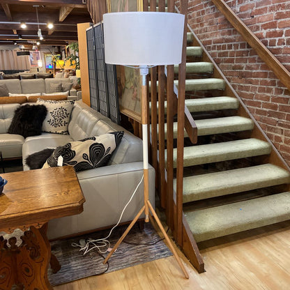 Mod White Blonde Floor Lamp LAMPS