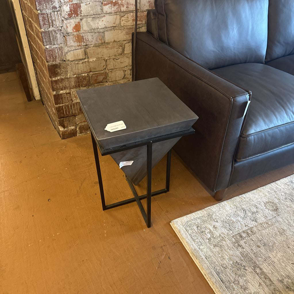 Side Tables C SIDE TABLES