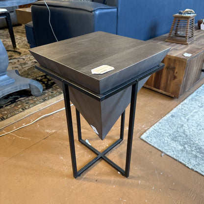Side Tables C SIDE TABLES
