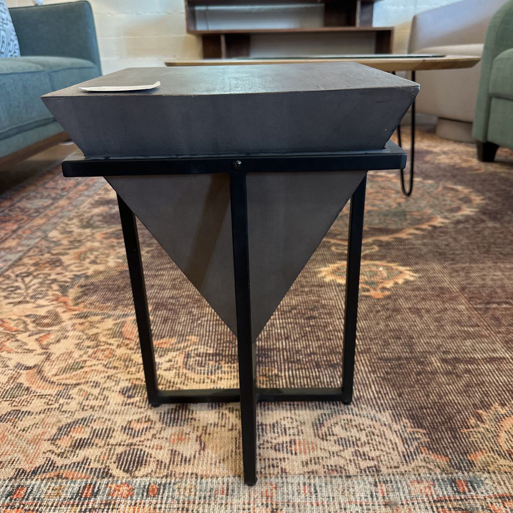 Side Tables C SIDE TABLES