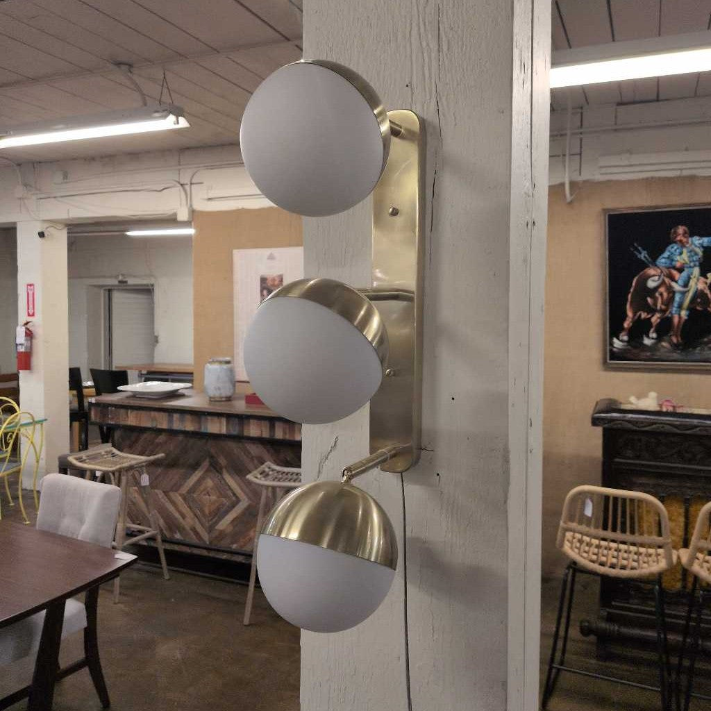 Adreo 3-Bulb Sconce LAMPS