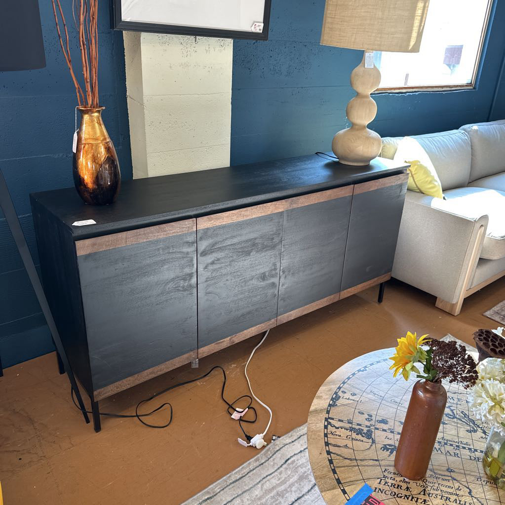Sideboards and Cabinets C CONSOLE TABLES