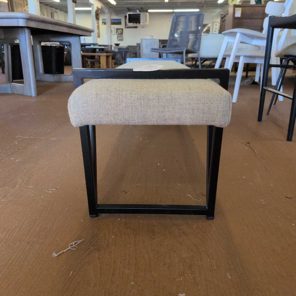 Cream Accent Bench C ACCENT BENCHES