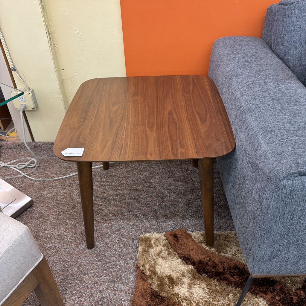 Walnut End Table C SIDE TABLES