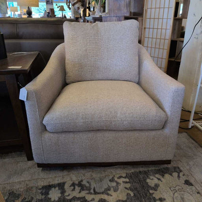 Puelo Ginger Swivel Chair