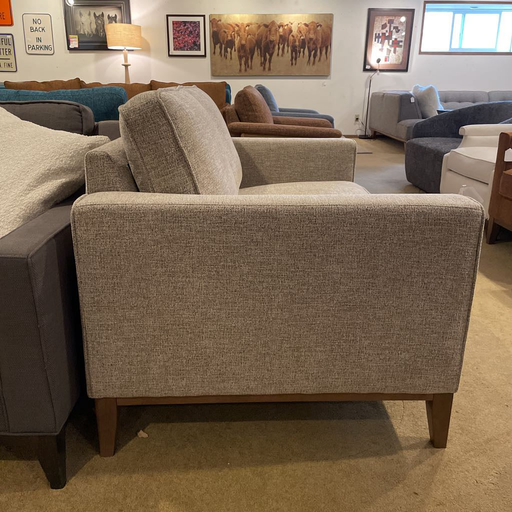 Morna Flaxen Loveseat U LOVESEATS