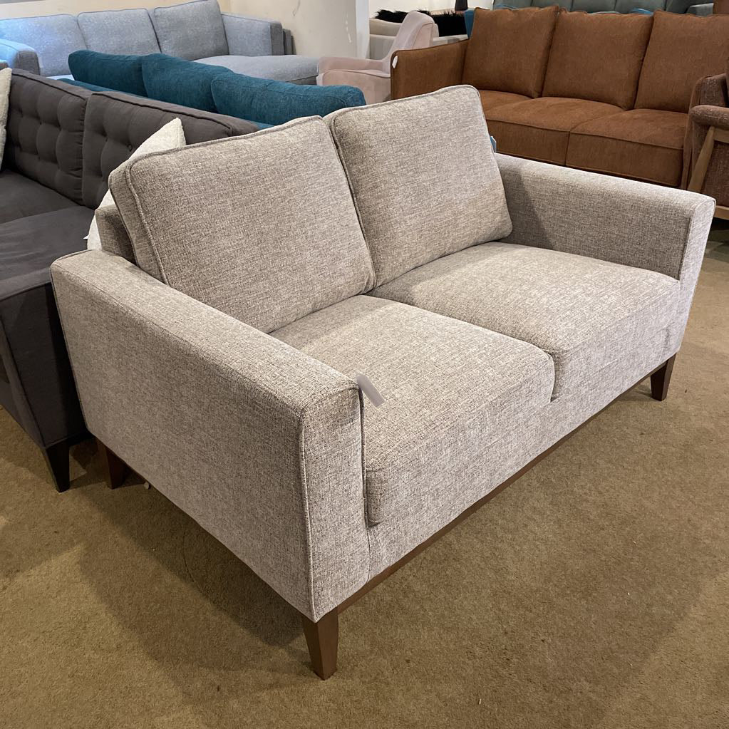 Morna Flaxen Loveseat U LOVESEATS