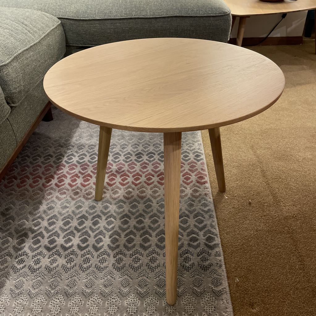 Round Oak Side Table C SIDE TABLES