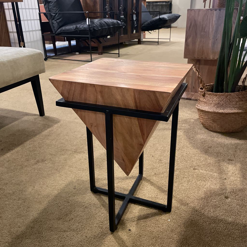 Natural Triangle Cube Side Tabl