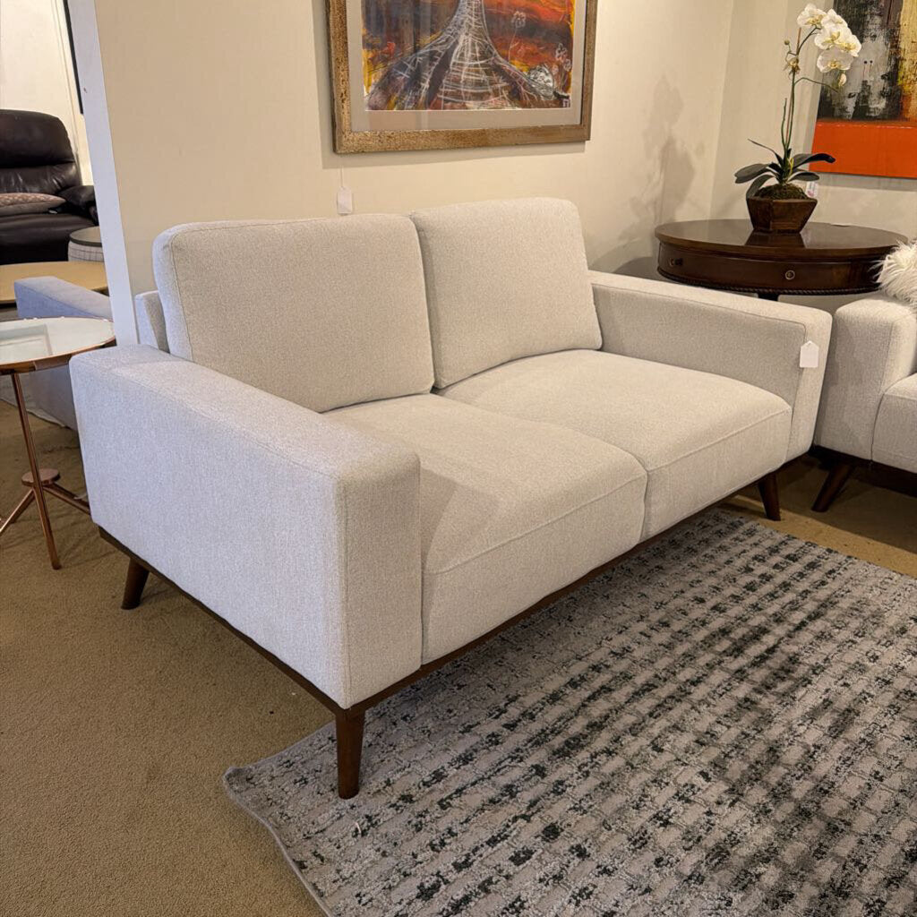 Mod Pearl Loveseat