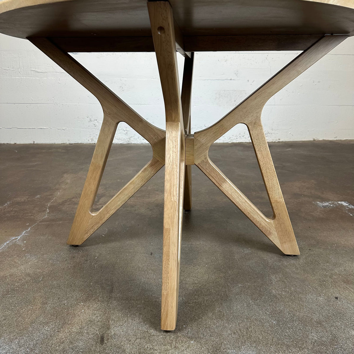 Natural Round Dining Table C DINING TABLES