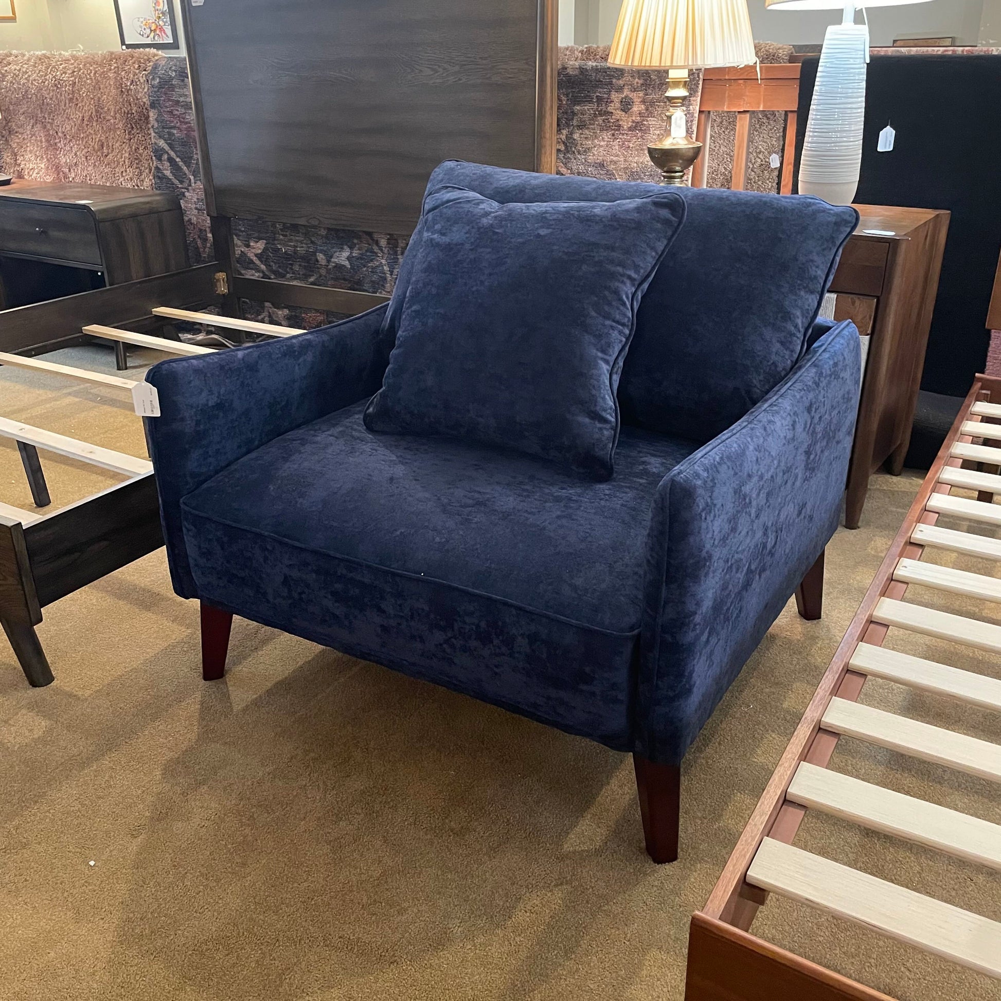 Midnight MC Chair U ACCENT CHAIRS
