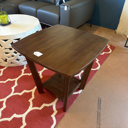 Hojen End Table C SIDE TABLES