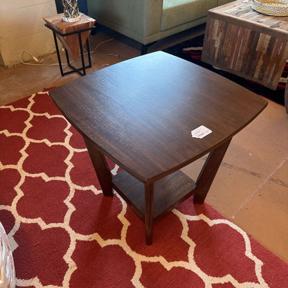Hojen End Table C SIDE TABLES