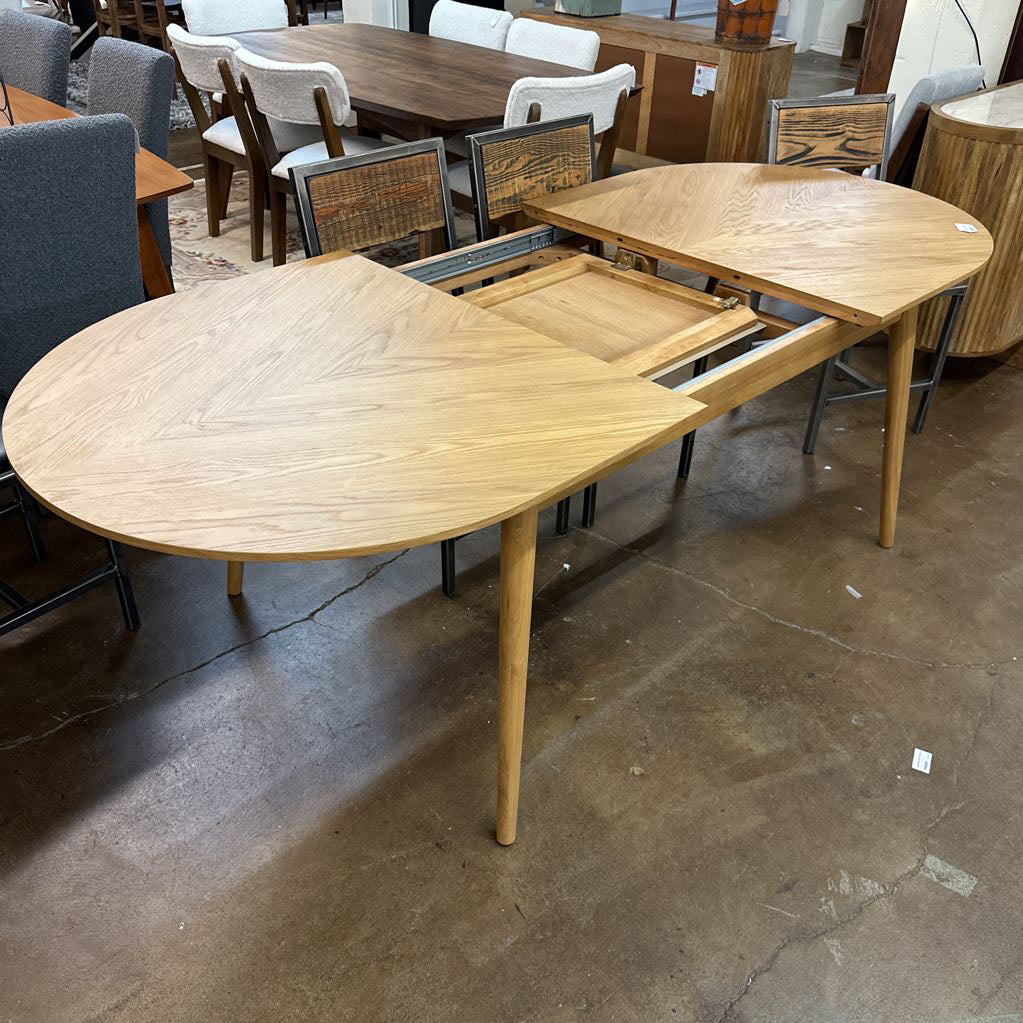 Stevenson Extending Oval Dining Table C DINING TABLES