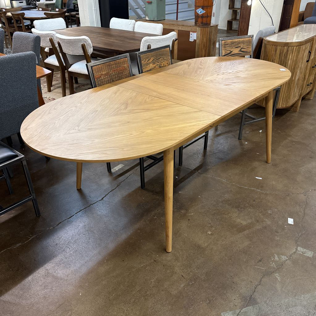 Stevenson Extending Oval Dining Table C DINING TABLES