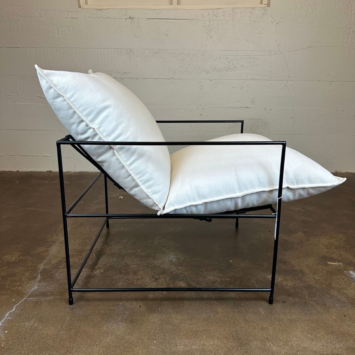 Iron Frame White Accent Chair U ACCENT CHAIRS