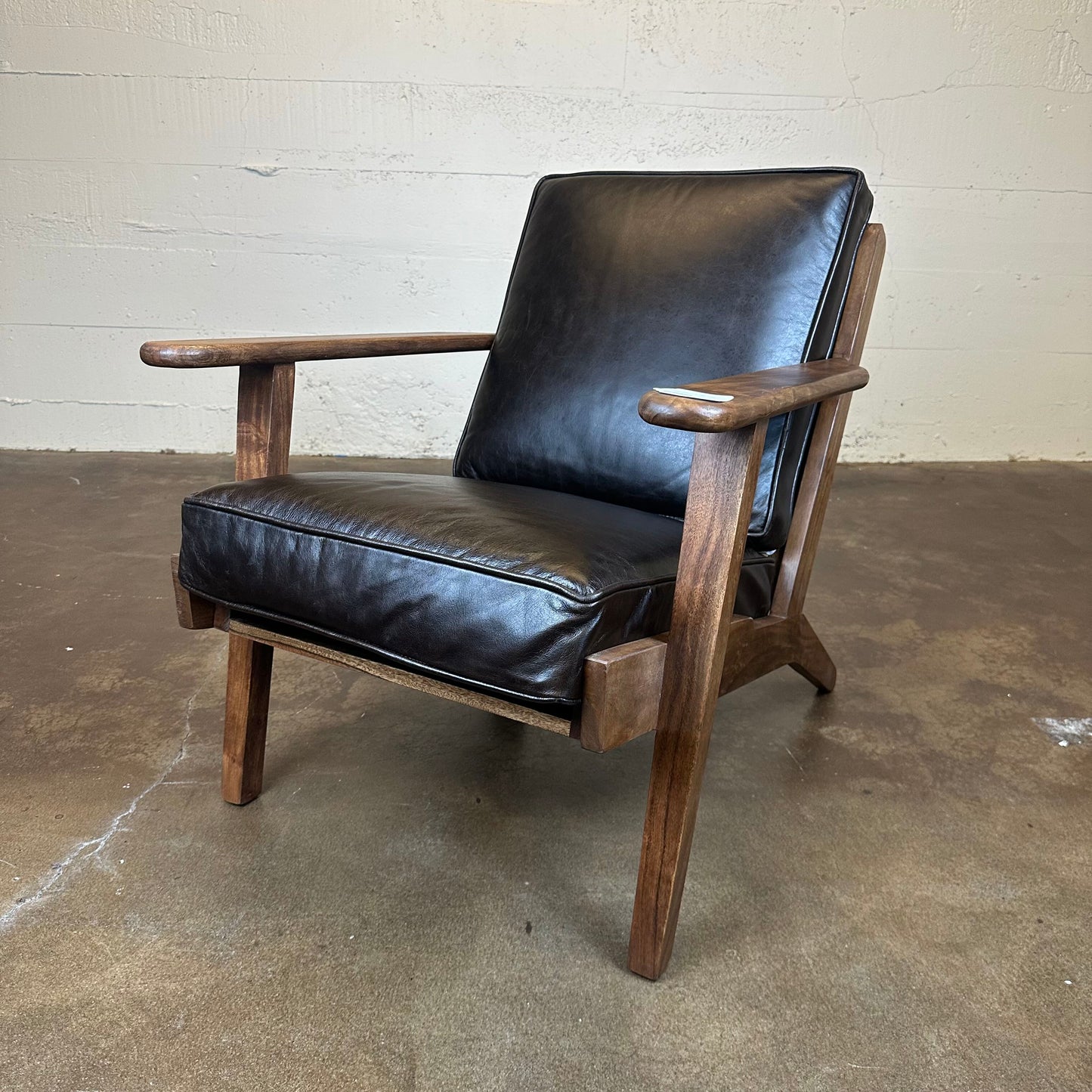Walnut Leather Accent Chair U ACCENT CHAIRS