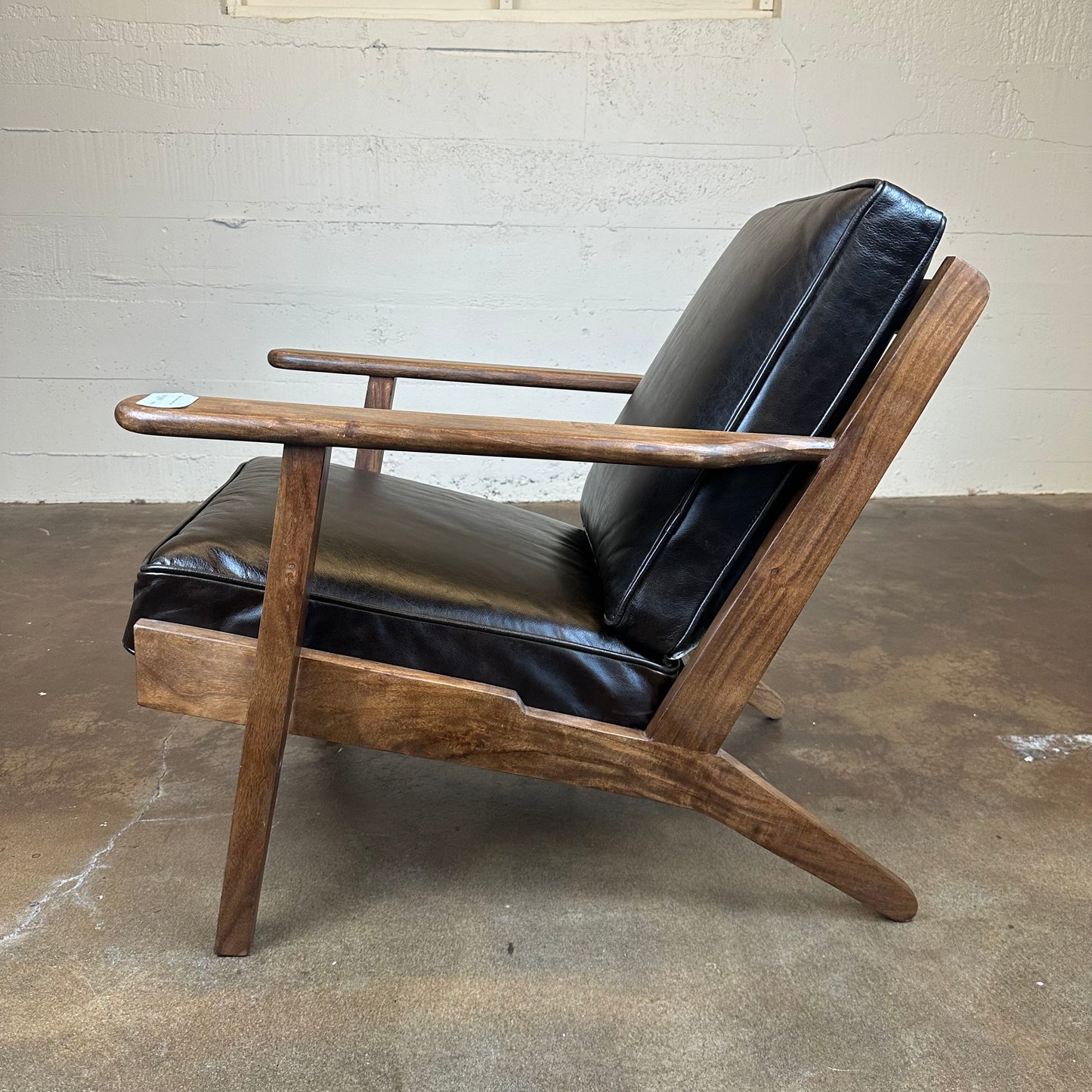 Walnut Leather Accent Chair U ACCENT CHAIRS