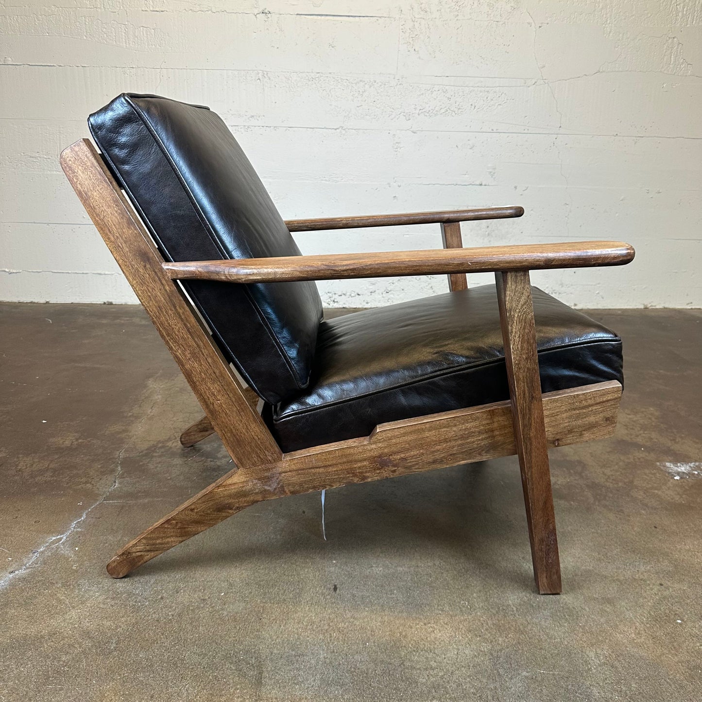 Walnut Leather Accent Chair U ACCENT CHAIRS
