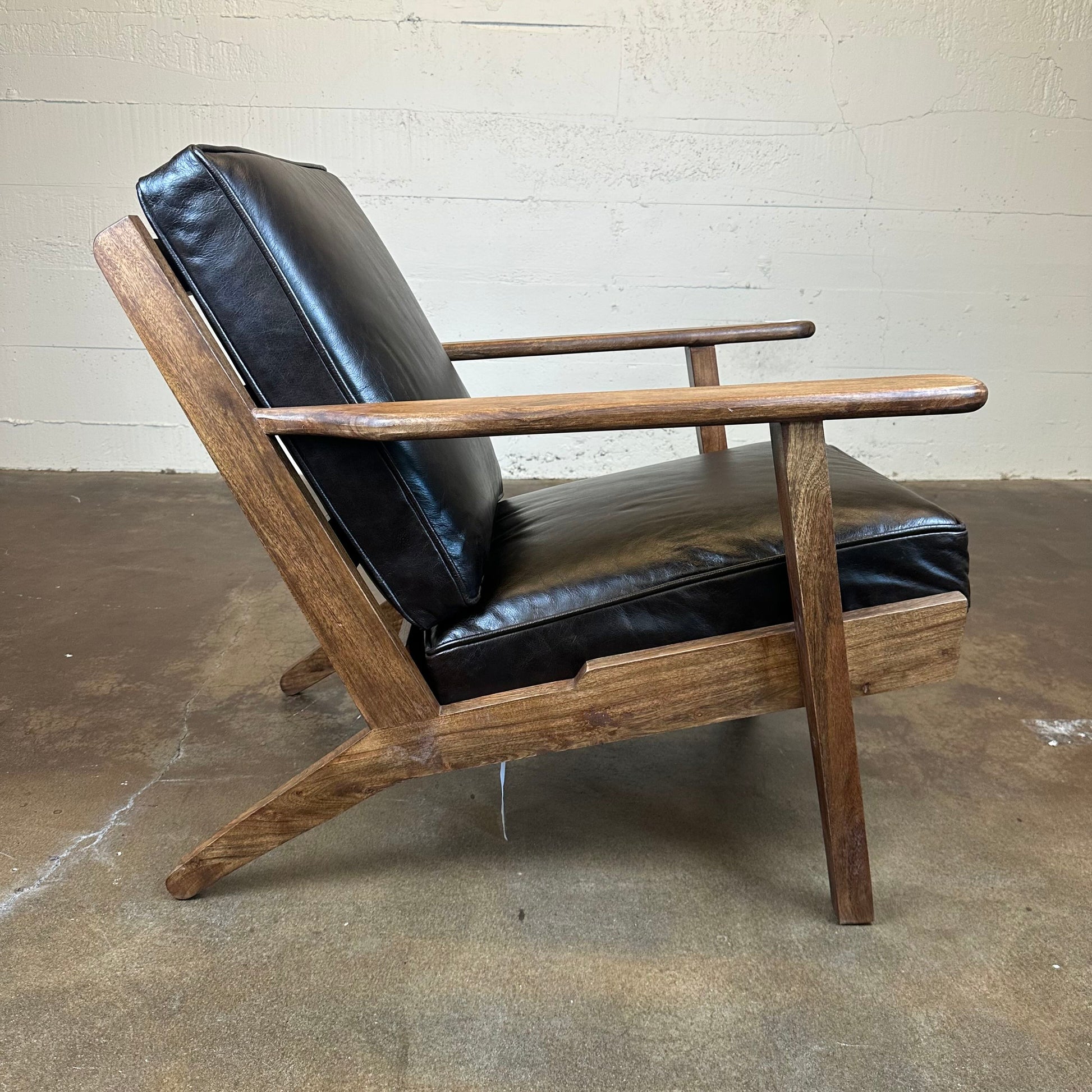 Walnut Leather Accent Chair U ACCENT CHAIRS
