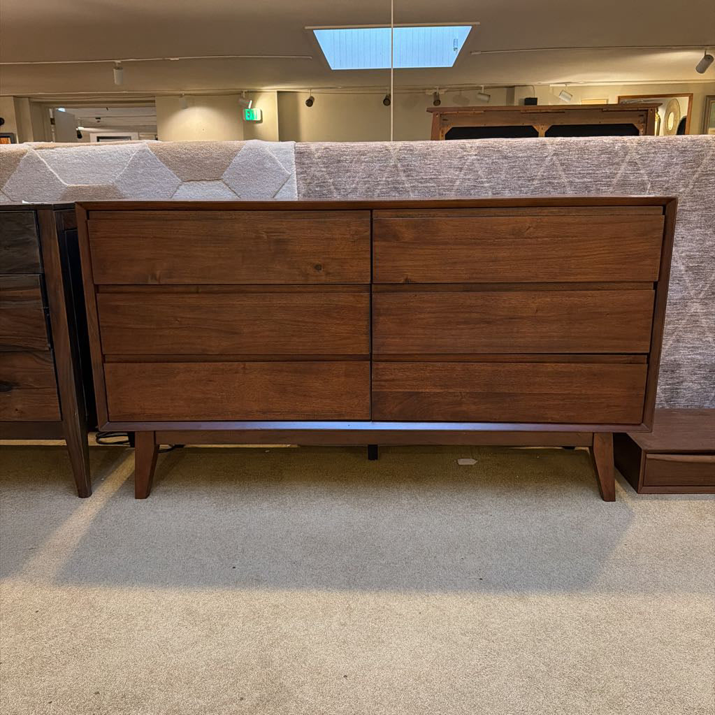 Burdell Dresser