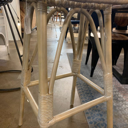 Leda Rattan Bar Stool - White/Grey - Safavieh