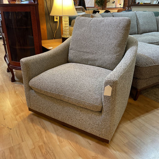 Puelo Olive Moss Swivel Chair