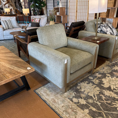 Bayleaf Wood Trim Chair U ACCENT CHAIRS