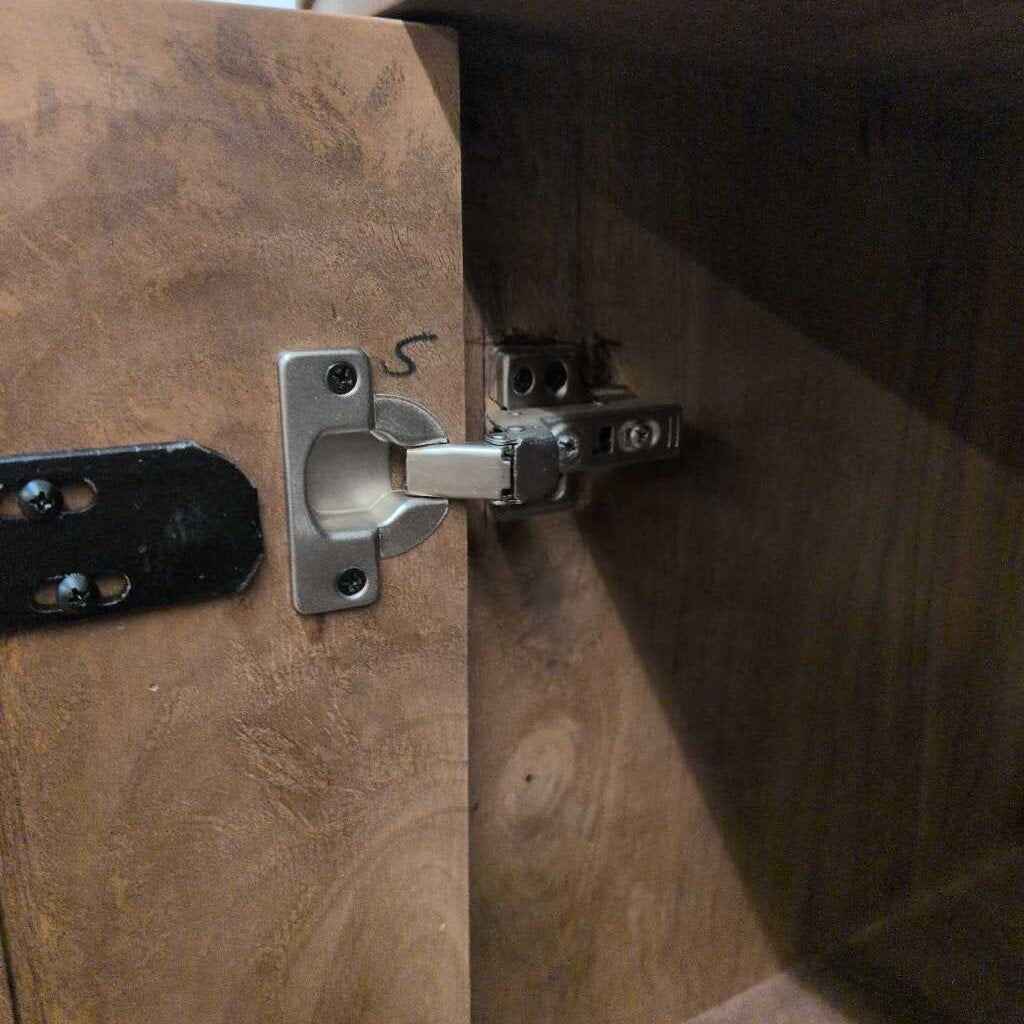 Kreightyn 3 Drawer 2 Door Sideboard