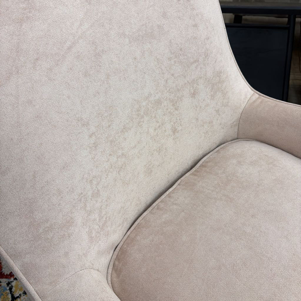 Mod Blush Chair U ACCENT CHAIRS