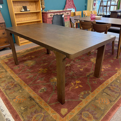 Molinos Dining Table