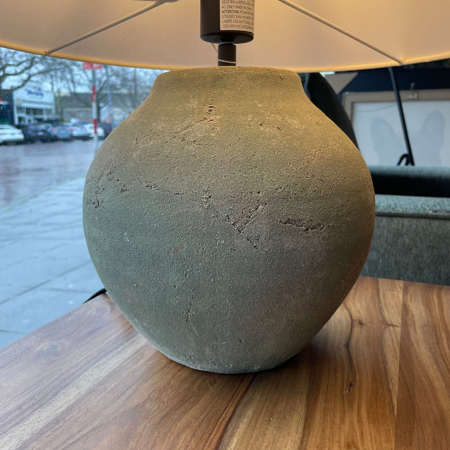 Pottery Urn Table Lamp