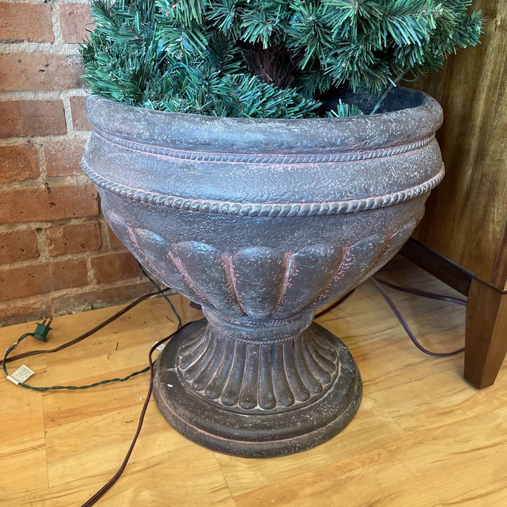 Faux Twisty Tree w Lights