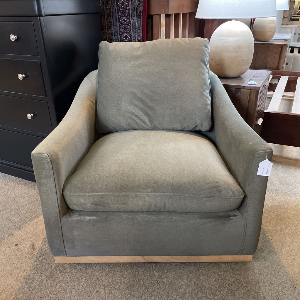 Puelo Forest Swivel Chair U ACCENT CHAIRS