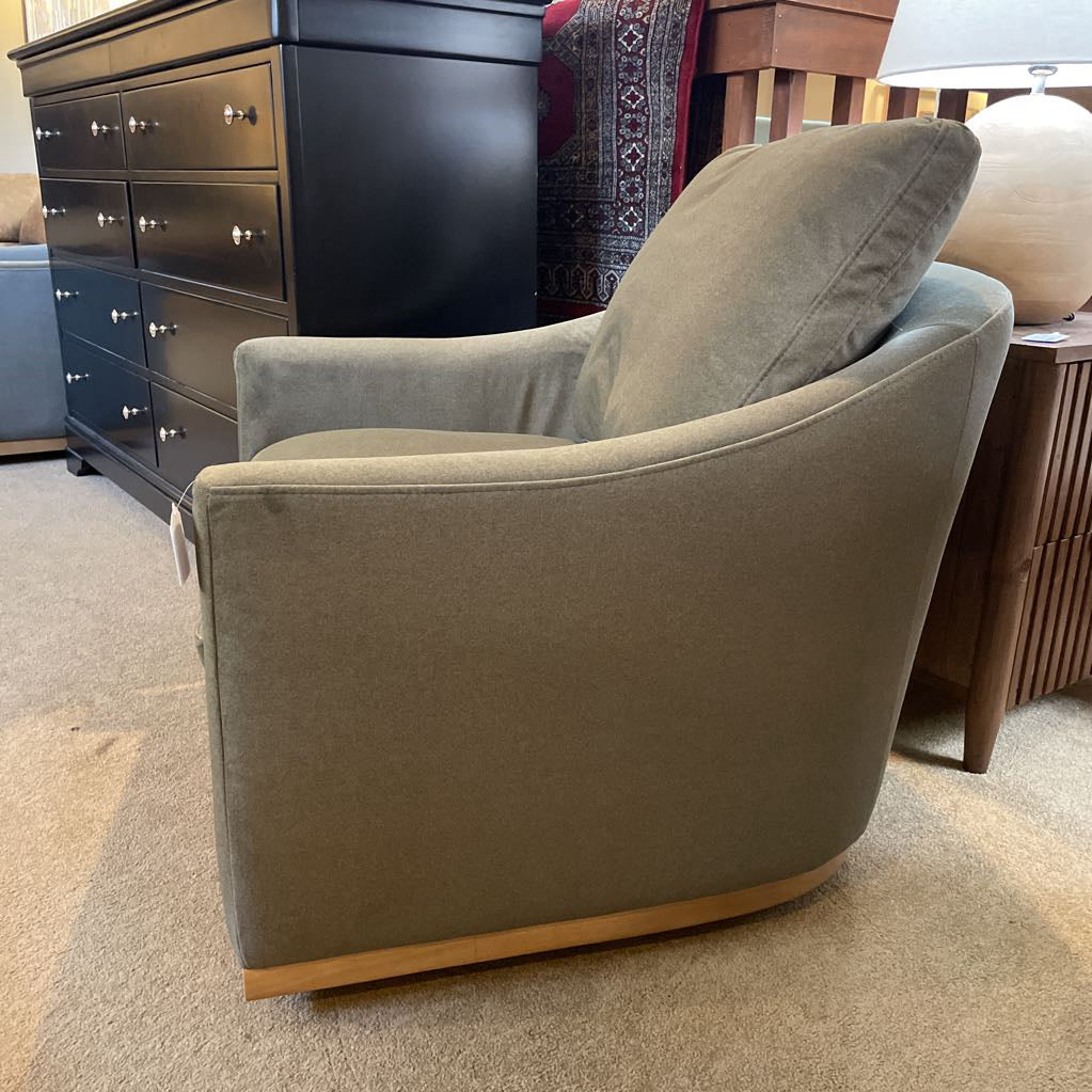Puelo Forest Swivel Chair U ACCENT CHAIRS